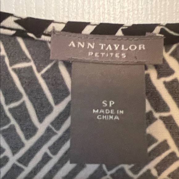 Ann Taylor Black and White Patterned Blouse - Picture 2 of 5